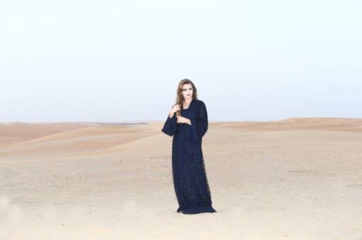 أنوثة محتشمة مع لوزان!