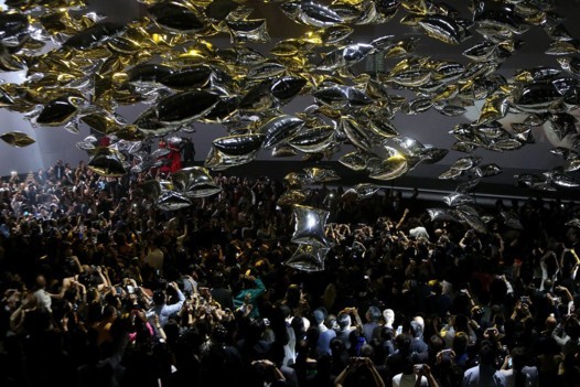 المشاهير في شنغهاي في حفل Jet Set-  مايكل كورس