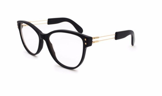 Glassing علامة النظارات المفضلة لدى المشاهير تدخل الإمارات!
