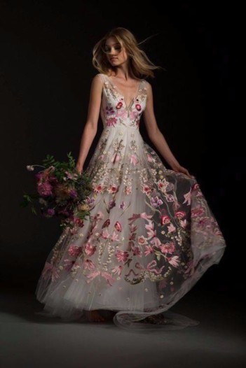 Temperley Bridal وتصور مختلف تماماً عن مفهوم أزياء الزفاف!
