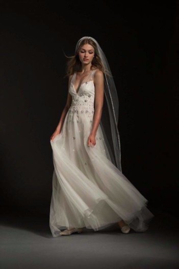 Temperley Bridal وتصور مختلف تماماً عن مفهوم أزياء الزفاف!