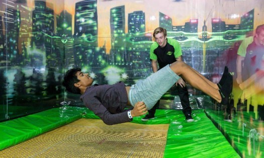 Flip Out دبي تطلق برنامج دروس لياقة بدنية متخصص!