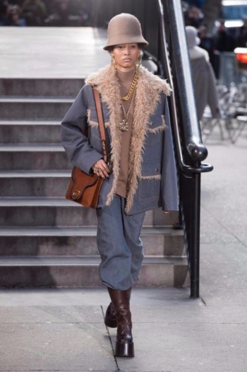 مارك جاكوبز يختتم عروض أسبوع الموضة في نيويورك!