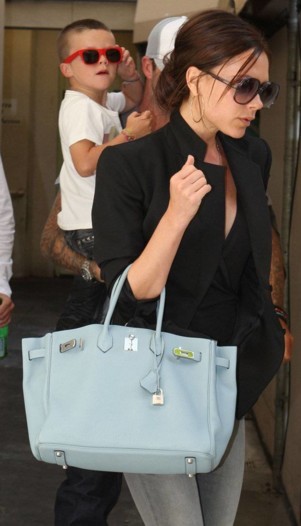 علاقة فيكتوريا بيكهام وحقائب Hermès، فكم حقيبة تملك؟