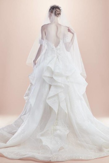 Esposa Couture تحتفل بالحب من خلال أزياء الزفاف!