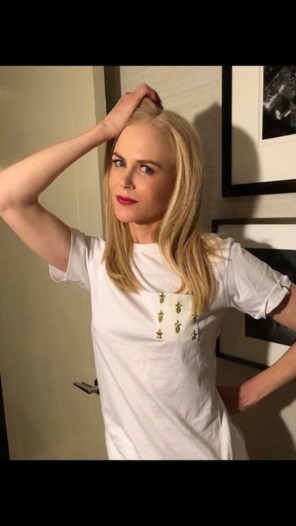NET-A-PORTER يحتفل بالنساء مع طرح ستّة تصاميم حصرية!