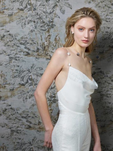 مجموعة العرائس على موقع NET-A-PORTER