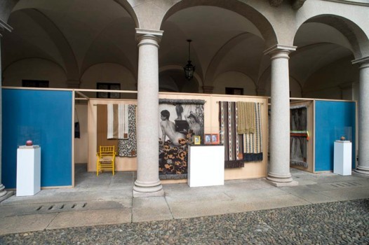 دار LOEWE تعرض حرف يدوية فنية في المعرض الدولي للأثاث في ميلانو