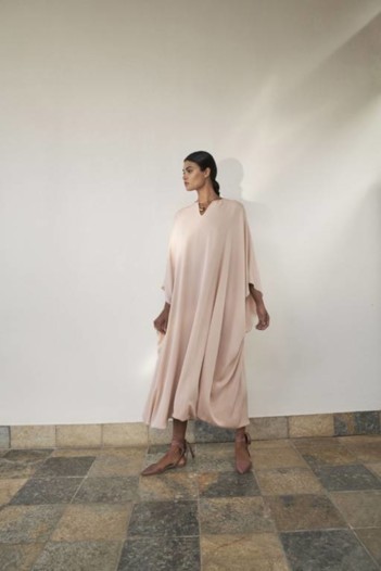 NET-A-PORTER ومجموعات كبسولية لشهر رمضان المبارك