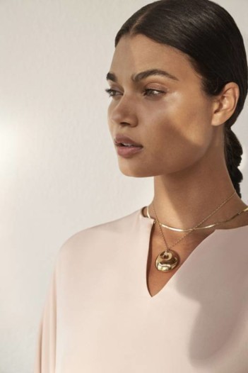 NET-A-PORTER ومجموعات كبسولية لشهر رمضان المبارك
