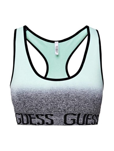 أماندا سيرني وجهاً إعلانياً لمجموعة Guess من الملابس الرياضية