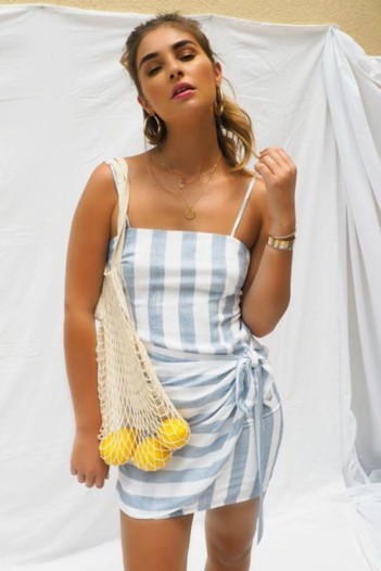 أجمل الفساتين الصيفية على موقع You Boutique