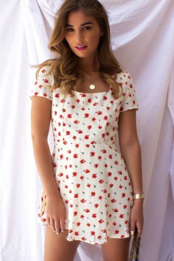 أجمل الفساتين الصيفية على موقع You Boutique