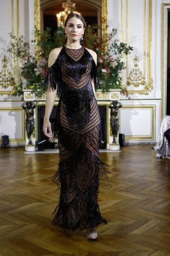 مصممة الأزياء ساره انسي تمثل بلدها للمره الثالثة دولياً