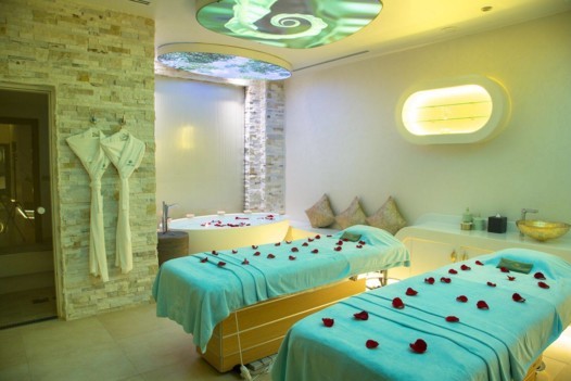 منتجات ليندا ميريديث الآن في Coya Spa