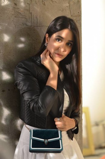 أسيل عمران وبولغري يعانقان الأصالة والفنون المعاصرة