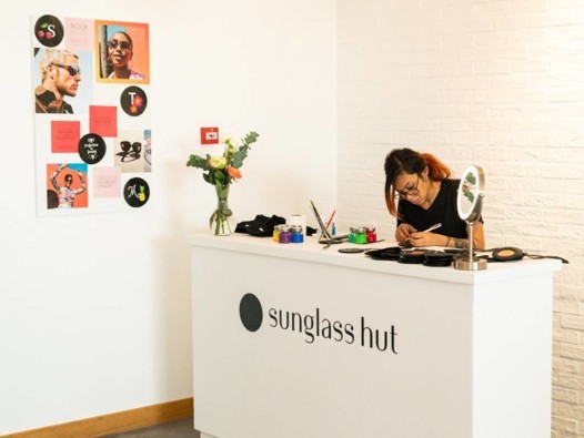 واجه الشمسي بأناقة مع Sunglass Hut