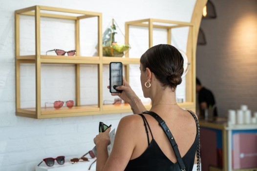 واجه الشمسي بأناقة مع Sunglass Hut