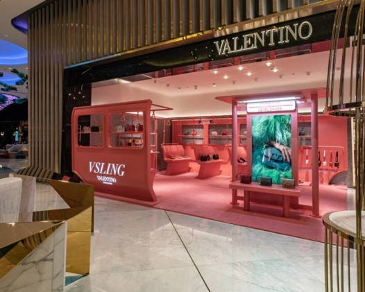 متجر فالنتينو غارافاني المؤقّت الخاص بVSLING في دبيّ