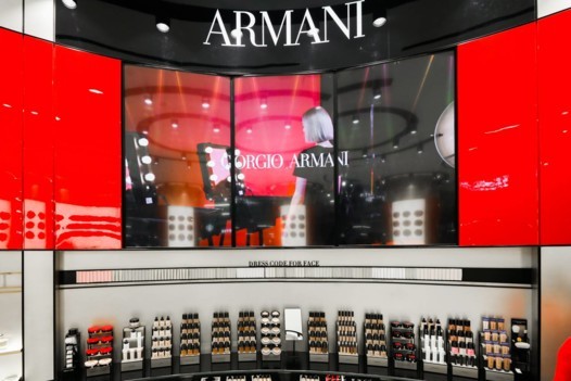 افتتاح متجر جورجيو أرماني الأول للتجميل في دبي