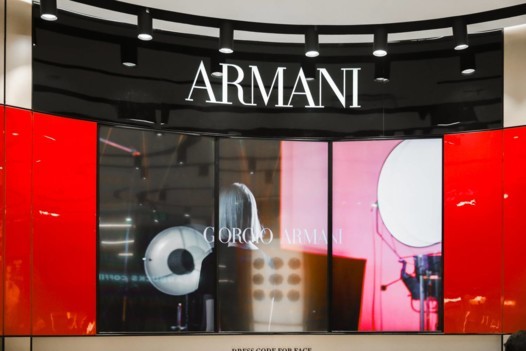 افتتاح متجر جورجيو أرماني الأول للتجميل في دبي