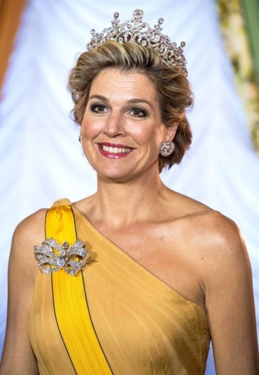 ملكة هولندا... أناقة أرستقراطية فاخرة بامتياز