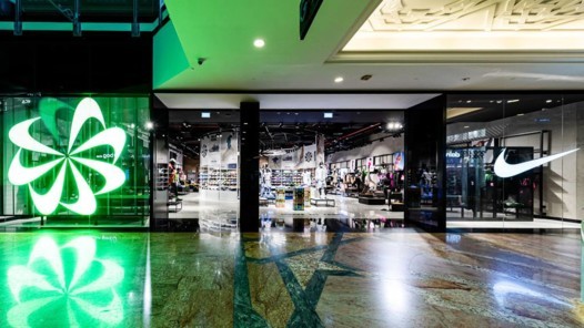 Nike في مول الإمارات يفتح أبوابه من جديد