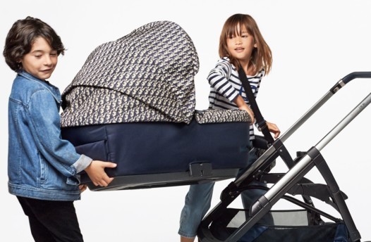 عربة أطفال مميزة من Baby Dior