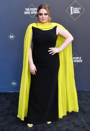 أناقة لافتة في حفل People's Choice Awards واللون الأحمر هو الأبرز