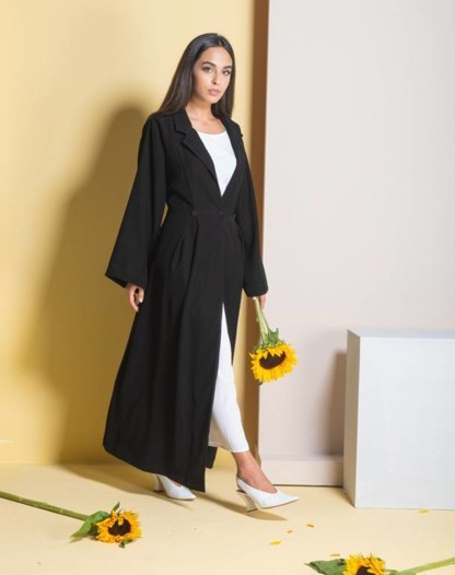 Dana Al Ansari والأسلوب الأنثوي والعصري