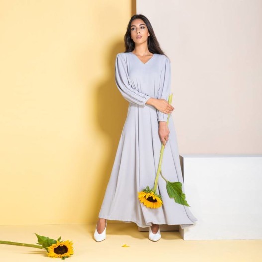 Dana Al Ansari والأسلوب الأنثوي والعصري