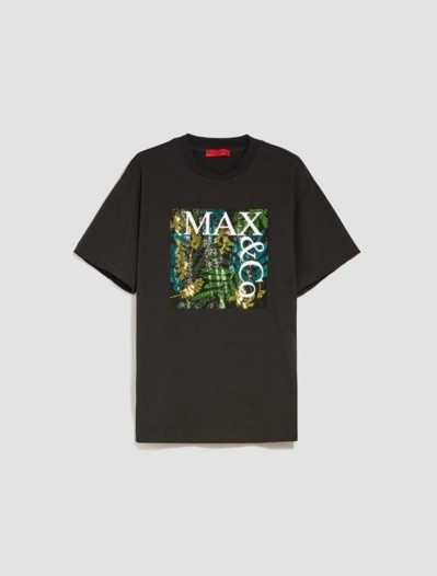 تي شيرتات بسيطة بألوان مختلف من Max & Co.