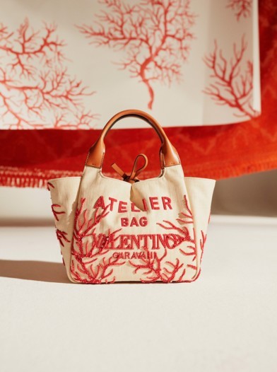 إكتشفي مجموعة Valentino Escape 2021 الكبسولة