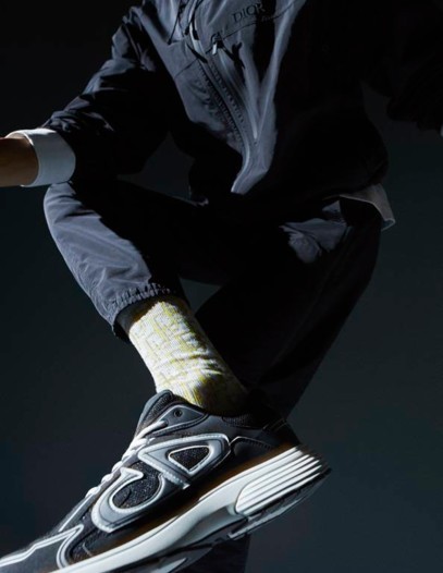 Dior تكشف النقاب عن أحذية B30 الرياضيّة الجديدة
