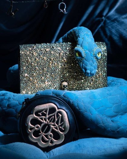 Alexander McQueen تطلق تشكيلتها الخاصة