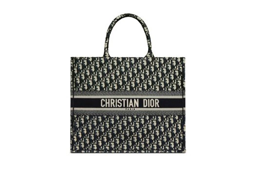 الآن مقاسات جديدة لحقيبة Dior Book Tote