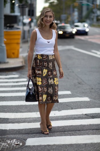 الأزياء الخريفية تهيمن على موضة الشارع النيويوركي
