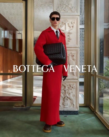 اكتشفي حملة Bottega Veneta لشتاء 2023