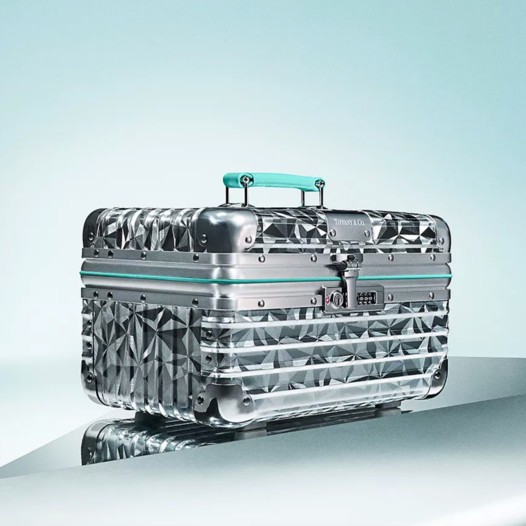Rimowa تتعاون مع Tiffany & Co بمجموعة فريدة من حقائب السفر