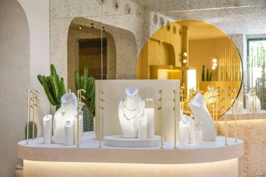 Tiffany & Co تطلق مجموعة "طائر على لؤلؤة" في دبي