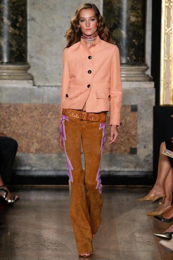 أزياء إيمليو بوتشي المفعمة بالألوان