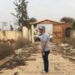 بالصور: أيمن زيدان يتفقد منزله المدمر بعد الحرب!