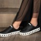 التناقضات عنوان مجموعة DKNY الحصري