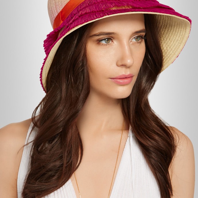 هل تحبيّن قبعات الشمس؟