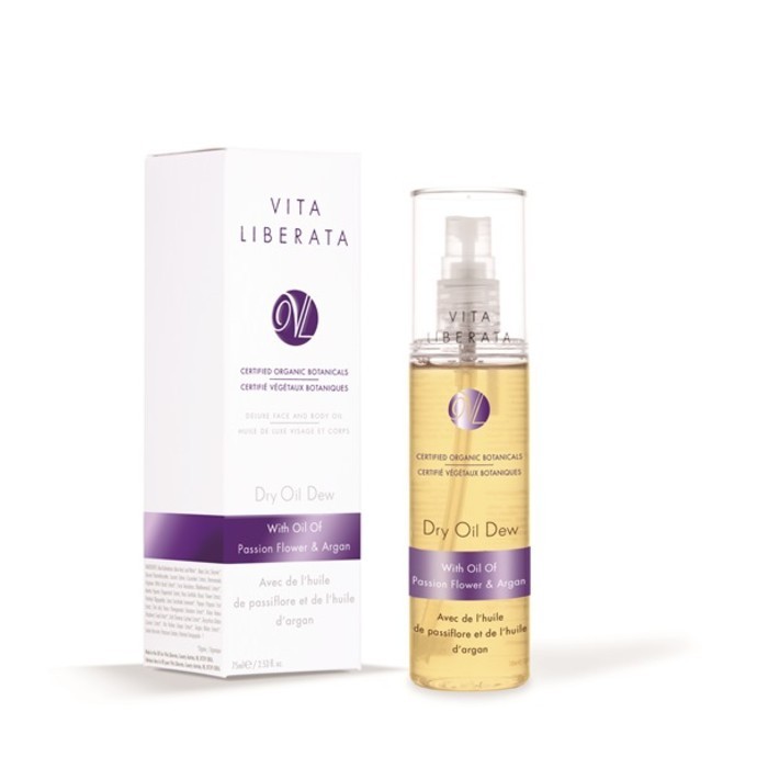 تألقي طوال الصيف مع زيت الترطيب Vita Liberata’s Dry Oil Dew