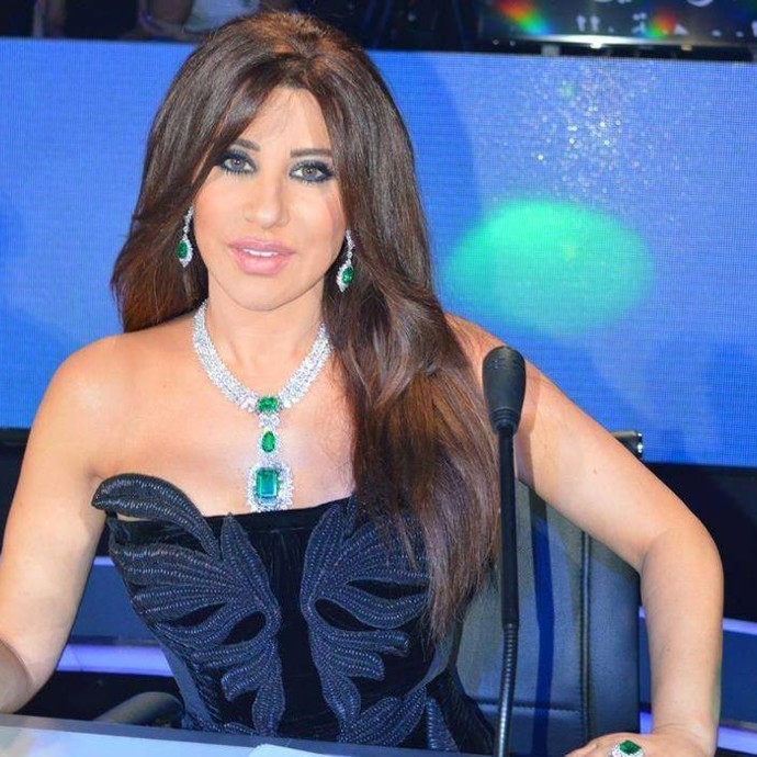 نجوى كرم تتزيّن بمجوهرات معوض