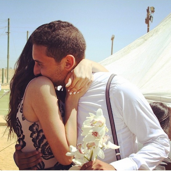 بالفيديو: أجمل طلب للزواج في صحراء القاهرة