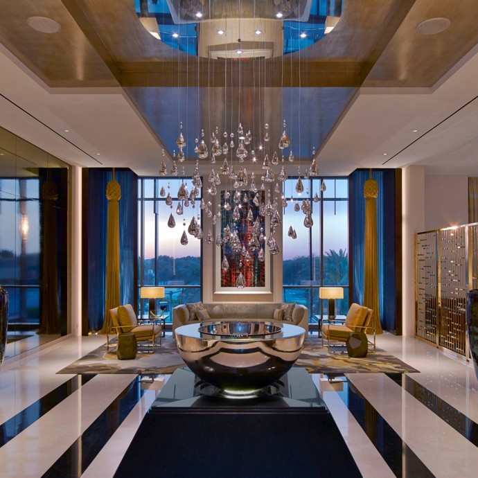 آدم تيهاني يضفي بصماته الإبداعية على فندق Four Seasons