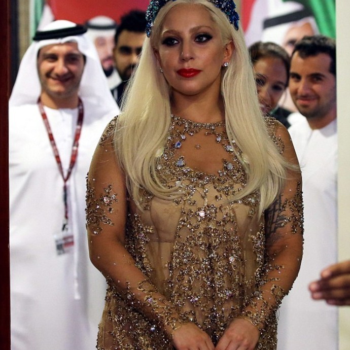 ماذا ارتدت ليدي غاغا في دبي؟