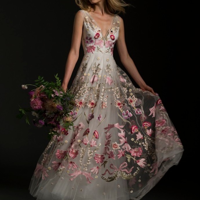 Temperley Bridal وتصور مختلف تماماً عن مفهوم أزياء الزفاف!